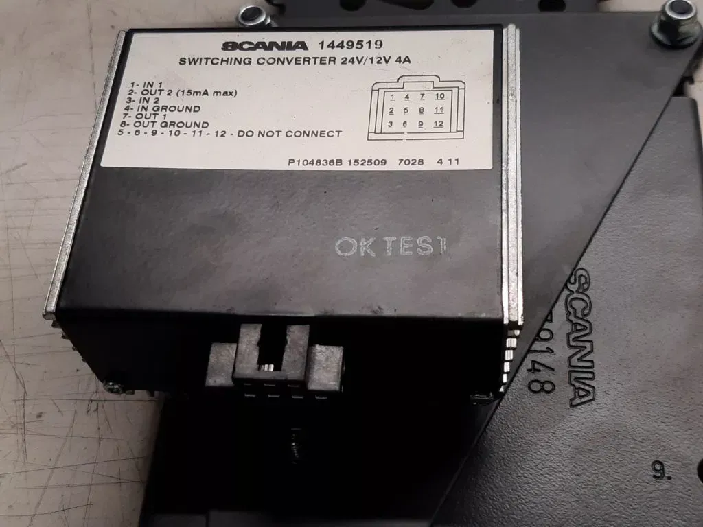 Scania 1449519 of 1746312 omvormer 24-12 V 4Ah, 4-serie