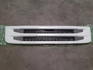Scania Onderste Frontgrille met roosters