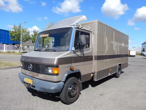 Mercedes-Benz 809D