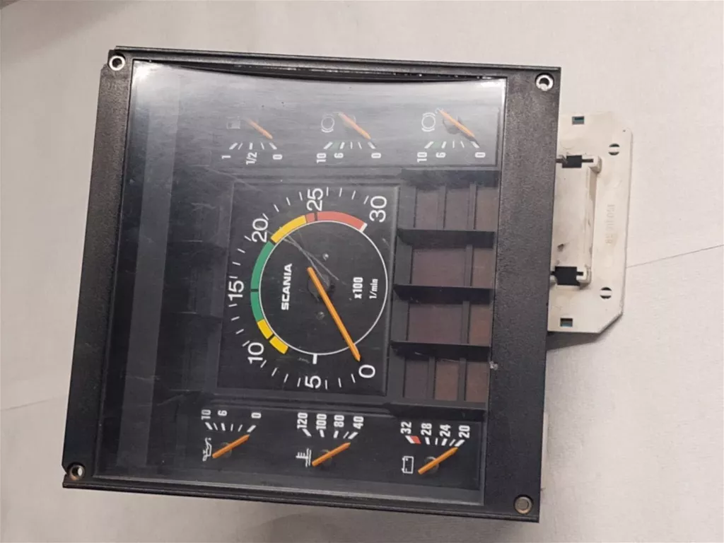 Scania SCANIA 310765, instrumentengroep 2 serie.