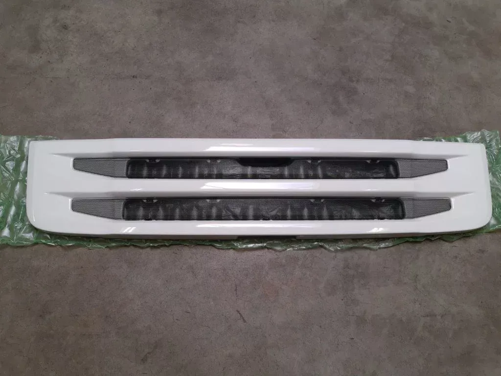 Scania Onderste Frontgrille met roosters