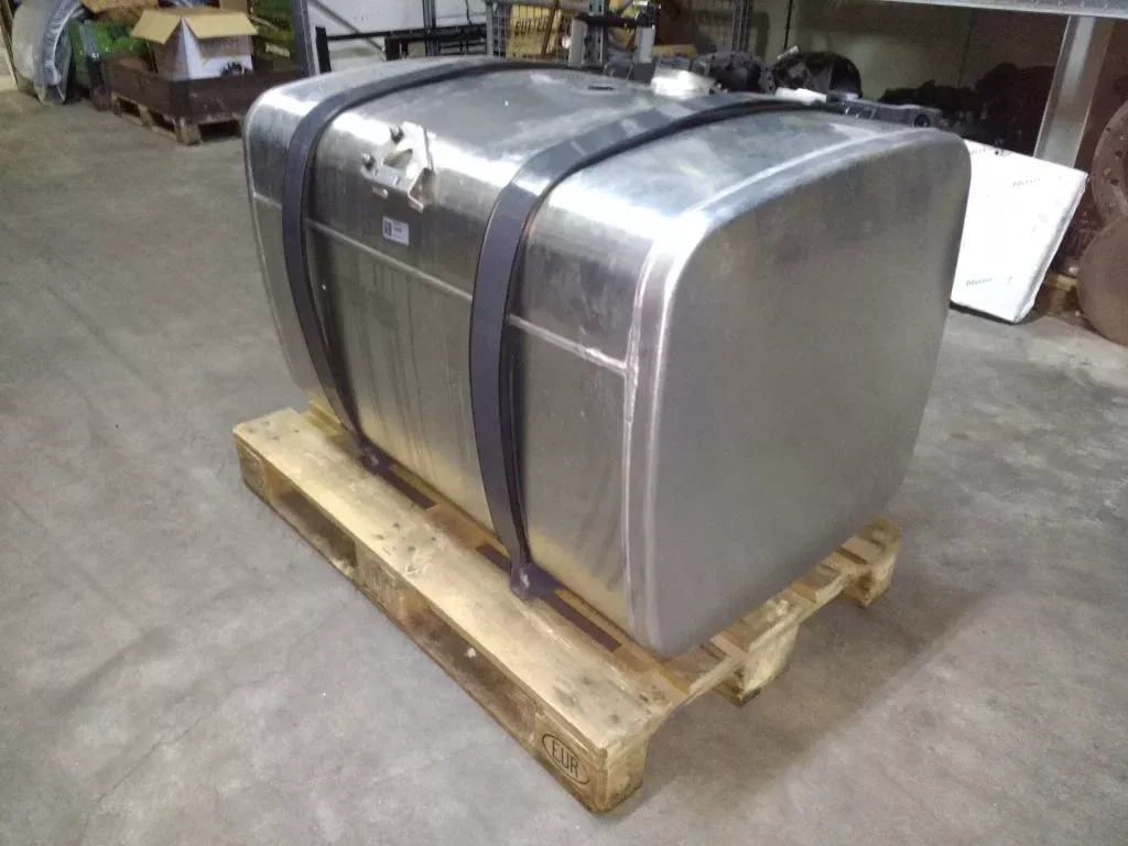 DAF Tank met steunen